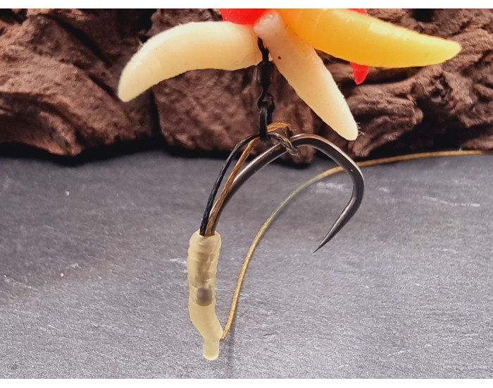 Slip D Solid Bag Rigs With OMC Lock Hooks and Dazzlers