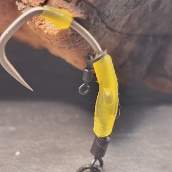 The Lock Ronnie Rigs for Solid Bags - OMC Aligners, Hook Beads and Lock Hooks