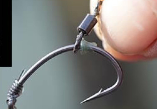 Why use Fluorocarbon rig material and what is it?